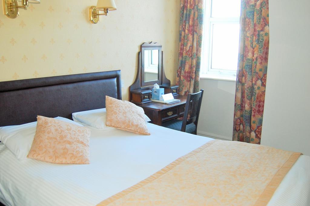 Hotel Victoria New Quay Buitenkant foto