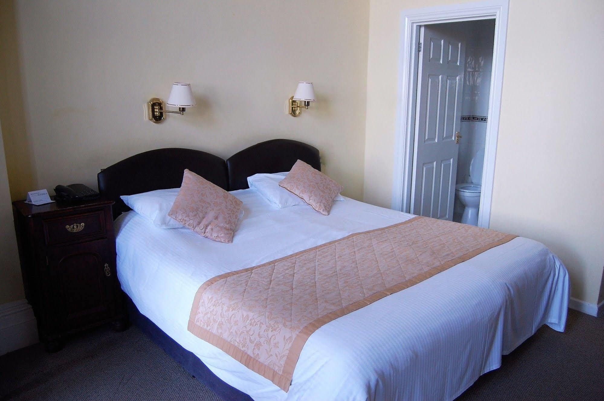 Hotel Victoria New Quay Buitenkant foto